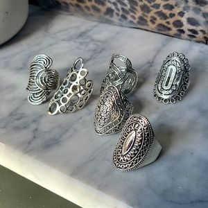 Set of 6 costume jewelry rings.